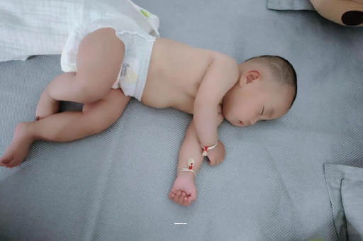 汕头宝宝上火有眼屎
